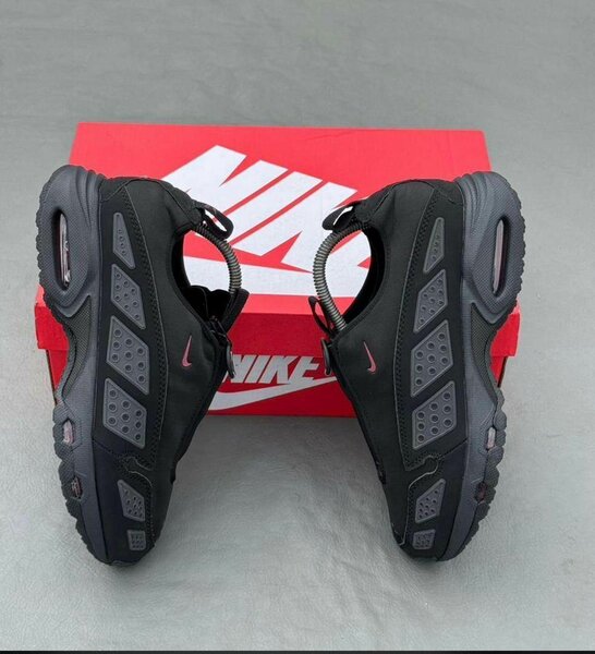 Chaussures de sport New Balance et Nike