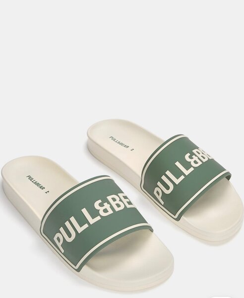 Claquette pull and bear