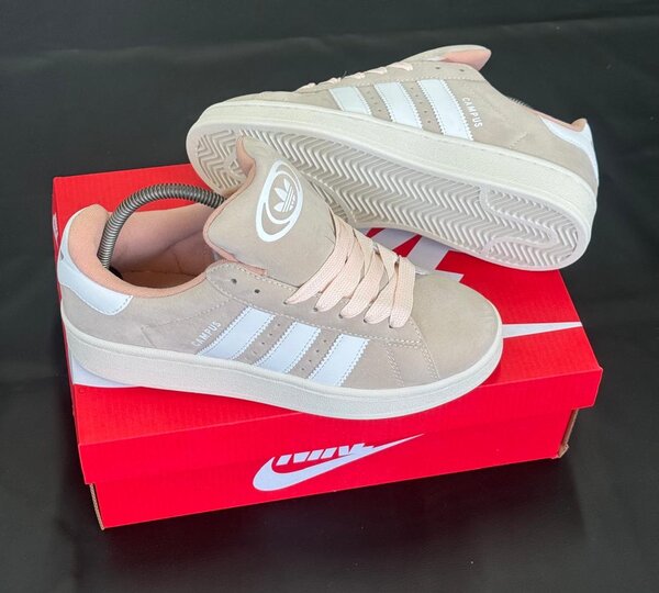 Chaussures de sport tendance Adidas