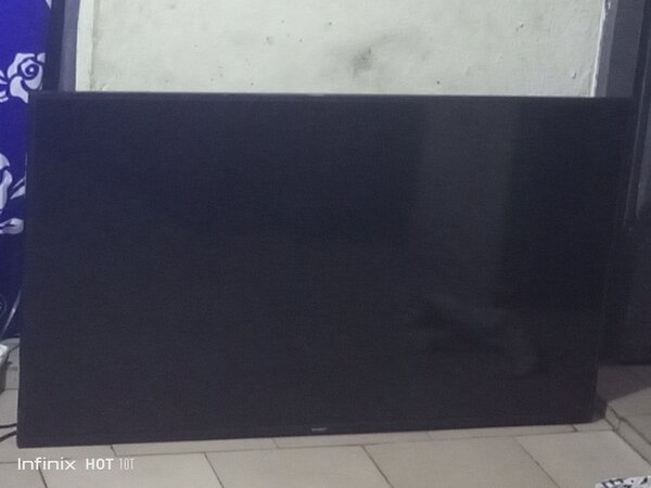 Télévision LED 50 pouces