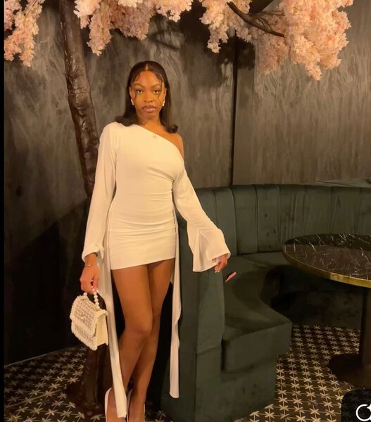 Robe Asymétrique Élégante