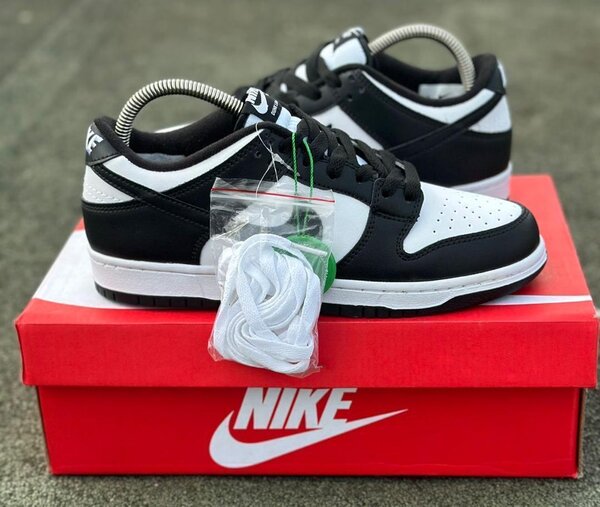 Baskets Nike Noir et Blanc