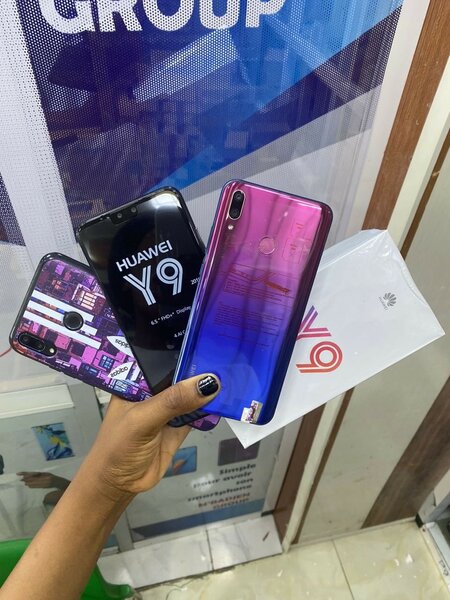 HUAWEI Y9 2019