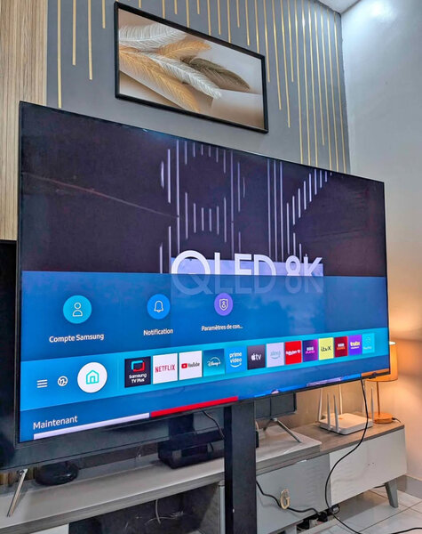 Téléviseur QLED 8K Ultra HD