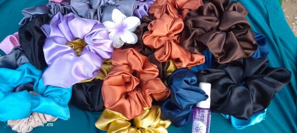 Lot de 12 chouchou en satin