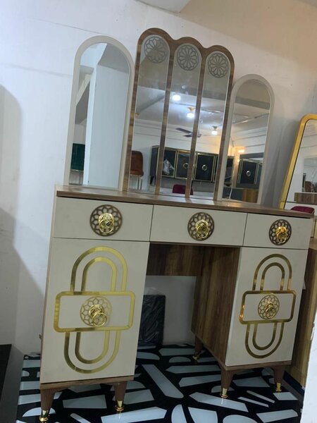 Dressing mirror wardrobe