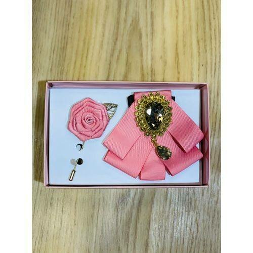 Broche élégante avec fleur