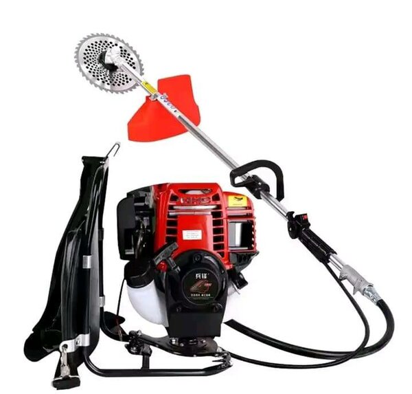 Débroussailleuse thermique polyvalente