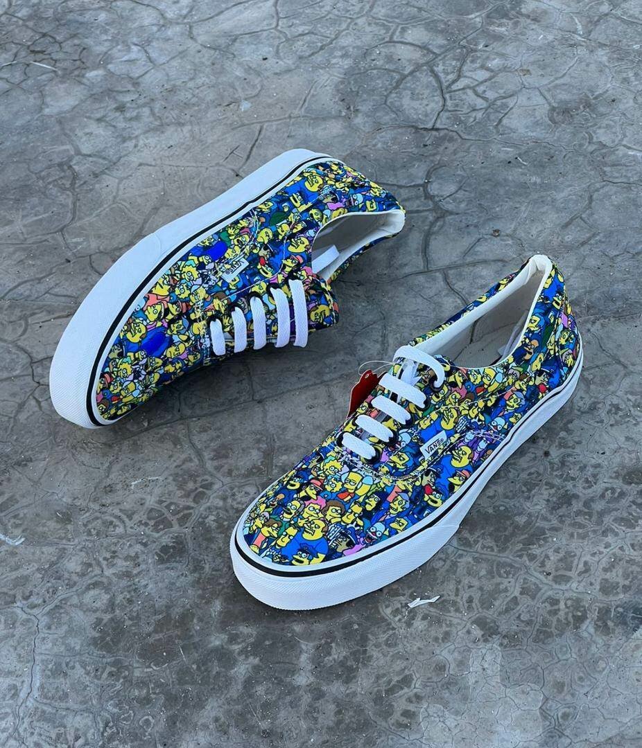 Baskets colorées imprimé personnages