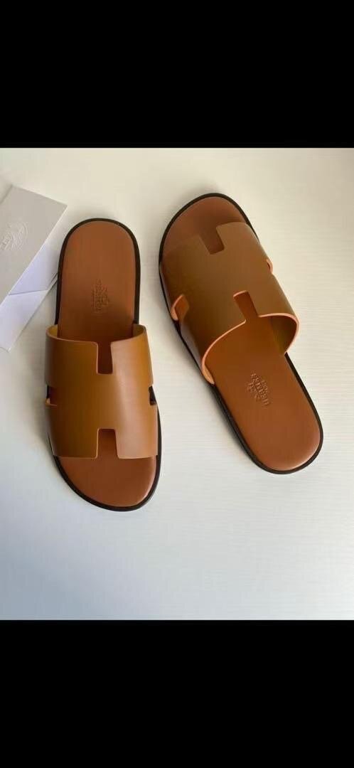 Claquettes élégantes pour homme