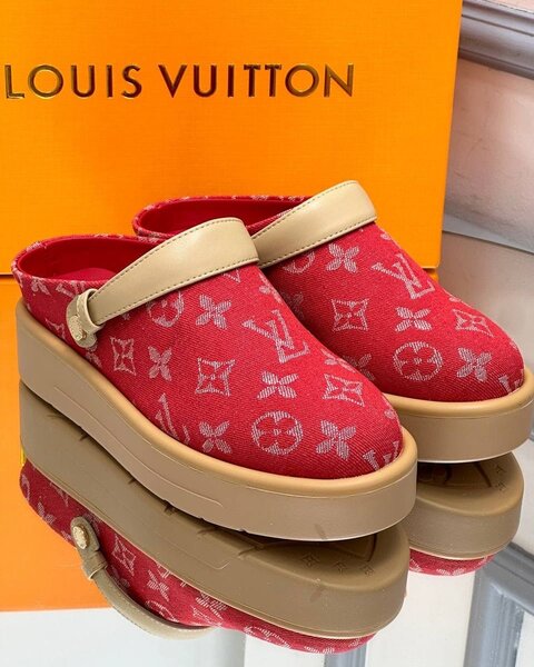 Chaussures Louis Vuitton rouges pour femme