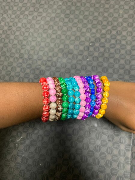 Bracelets colorés en perles