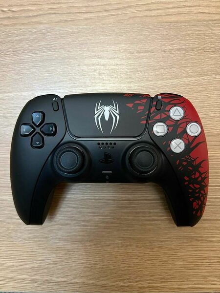 Manette PS5 Spider-Man édition limitée