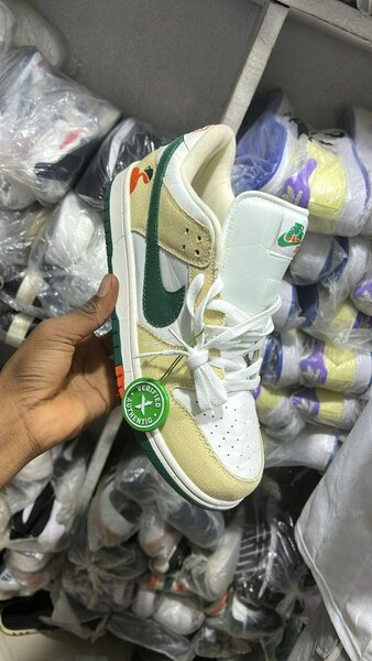 Baskets Nike vert et blanc