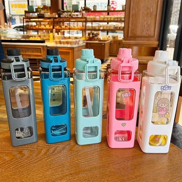 Bouteille d'eau avec couvercle sécurisé