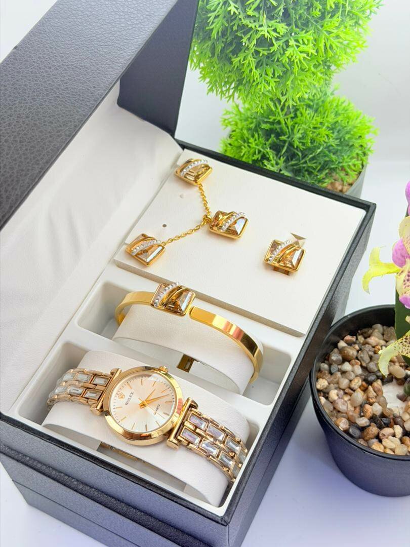 Ensemble montre et bijoux pour femme