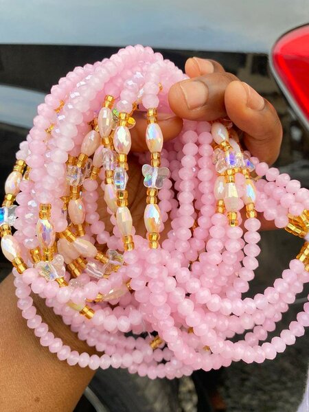 Colliers perlés colorés