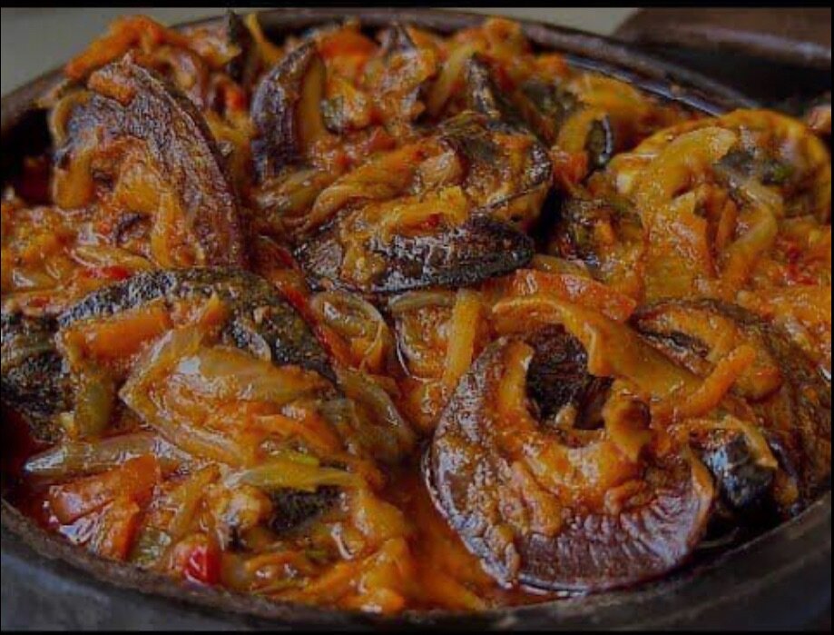 Sauté d´escargots / Attieké