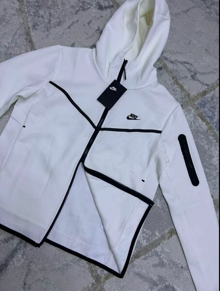 NIKE TECH FLEECE WHITE
