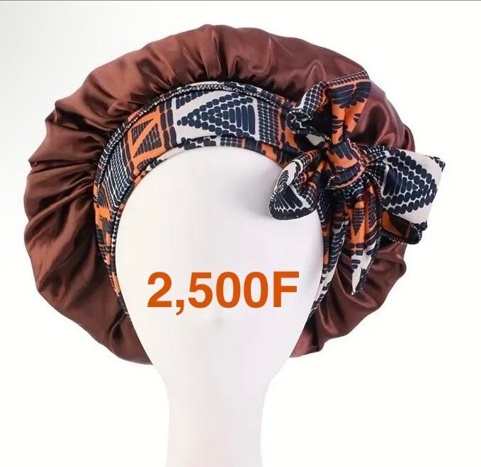 Bonnet en satin élégant