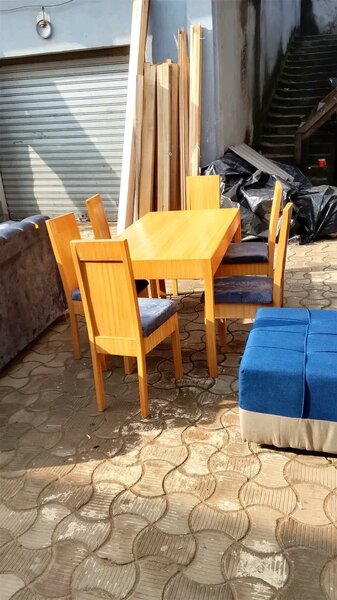 Ensemble table et chaises en bois