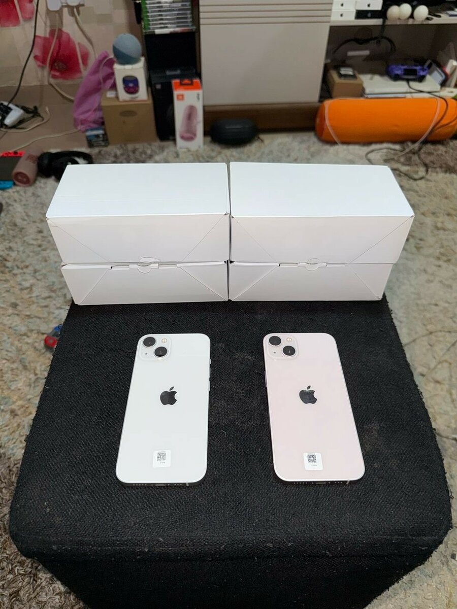 iPhone 13 128gig (UK)