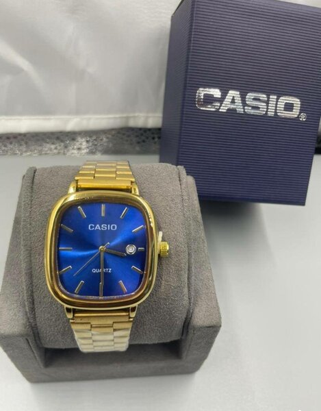 Montre Casio Quartz Dorée