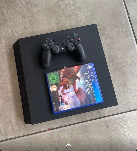 PS4 PRO 1TB 1 GAME WITH 1 CD AVAILABLE