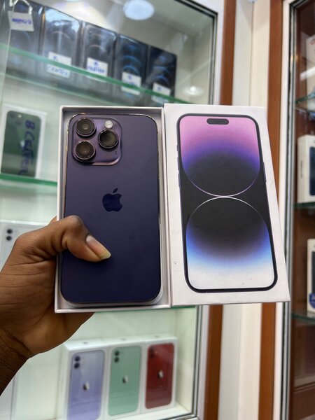 iPhone 14 pro 128 giga avec carton