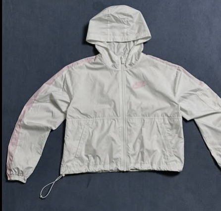 Nike crop top windbreaker size: M 