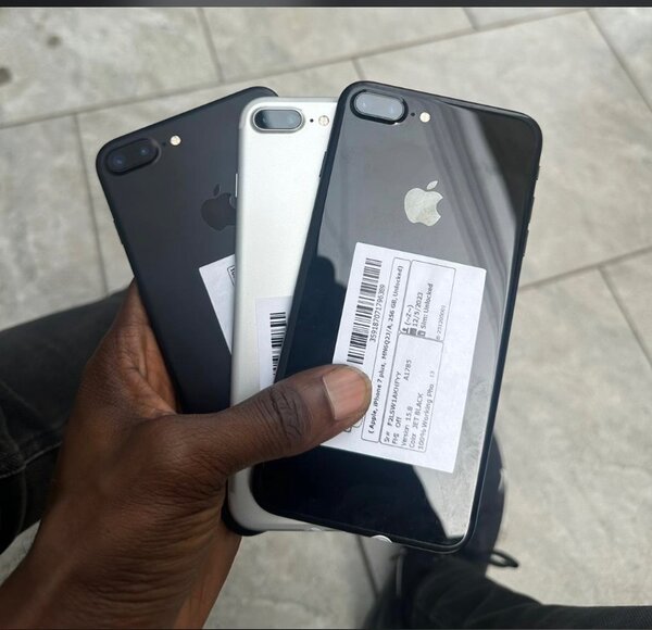 iPhone 7 Plus (Clean)