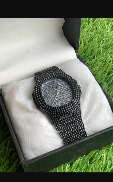 Men's women's analouge watch