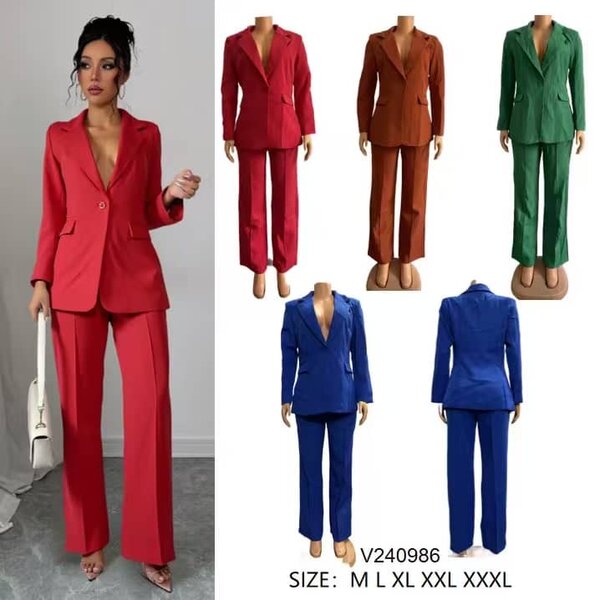 Tailleur femme coloré élégant