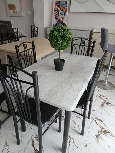 Table de salle à manger moderne