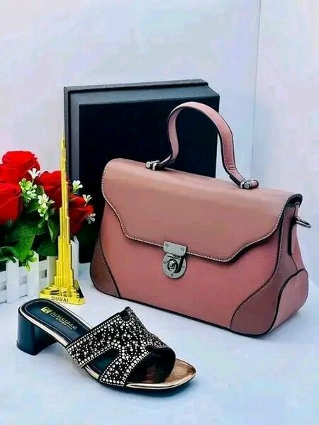 Sac à main en cuir rose pour femme