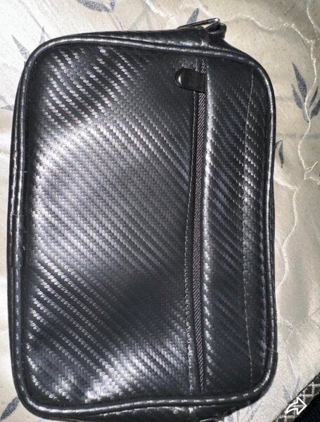 Sac noir carbone en cuir