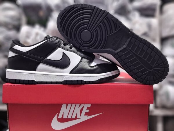 Baskets Nike Dunk Low classiques