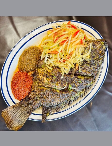 Poisson braisé, alloco attiéké