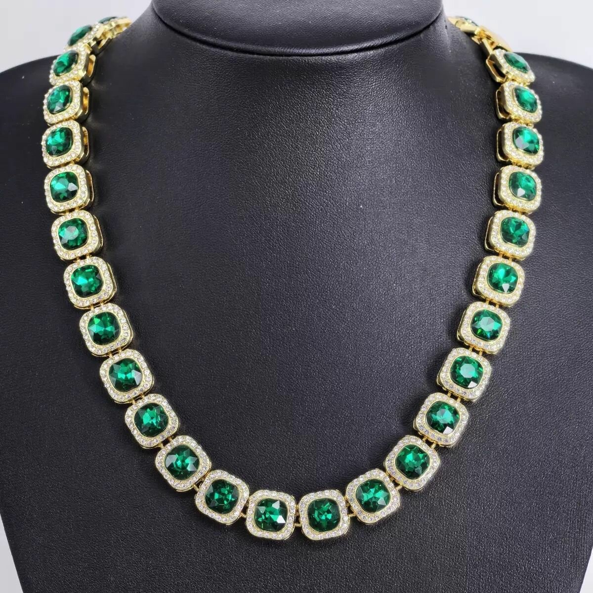 Collier élégant en cristal