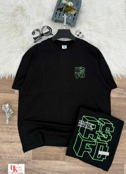 T-shirt noir graphique pour hommes