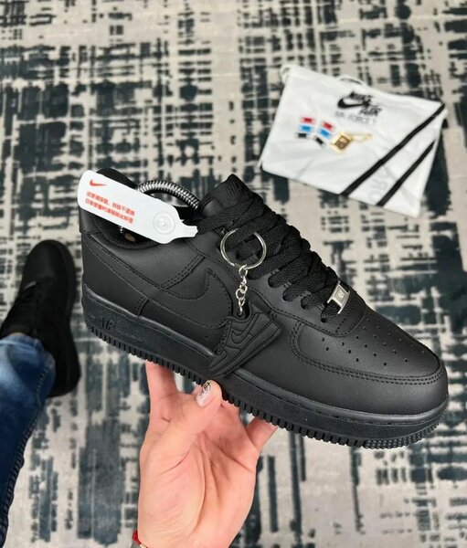 Sneakers noirs urbains tendance