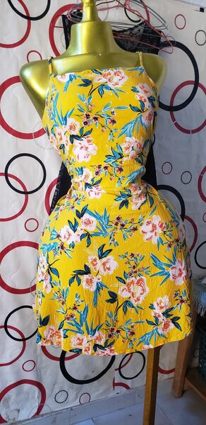 Robe d'été à rayures et fleurs