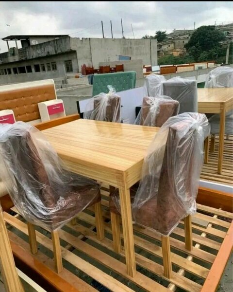 Ensemble Table et Chaises Moderne