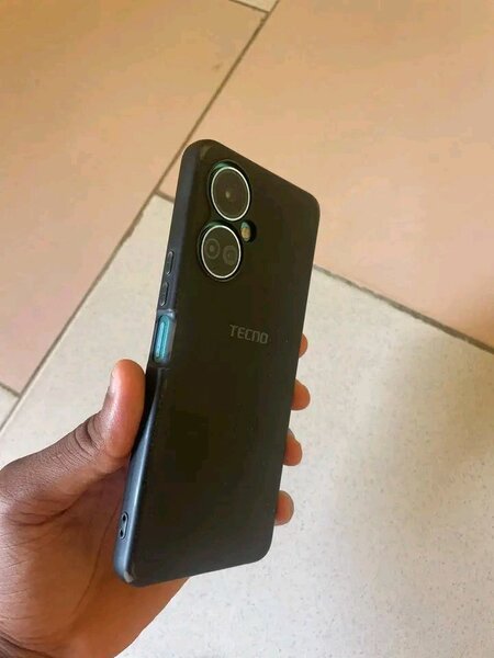 Smartphone TECNO élégant