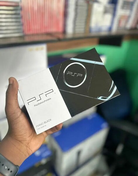 Console de jeu Sony PSP noire