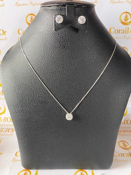 Ensemble femme serti de pierres naturelles