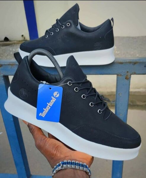 Mocassins en cuir bleu élégant