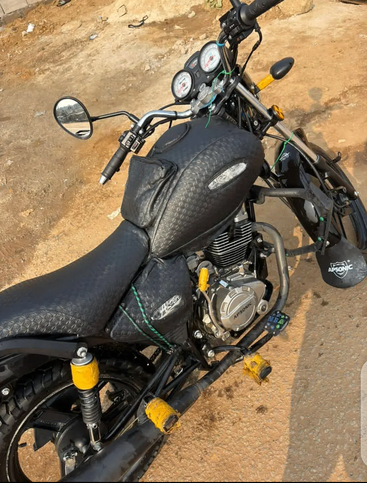 Moto Yamaha noir