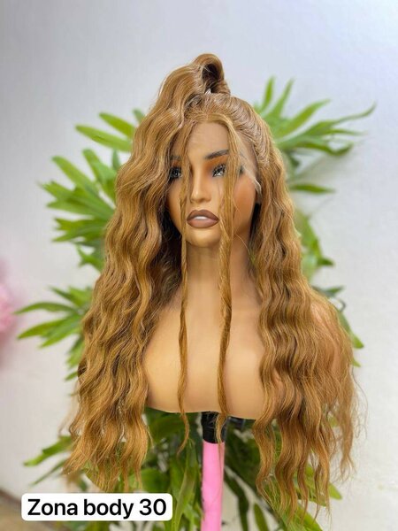 Perruque ondulée longue femme