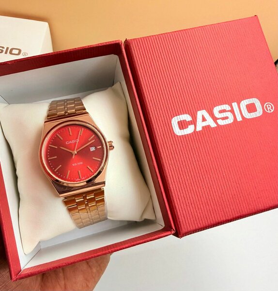 Montre Casio en or rose